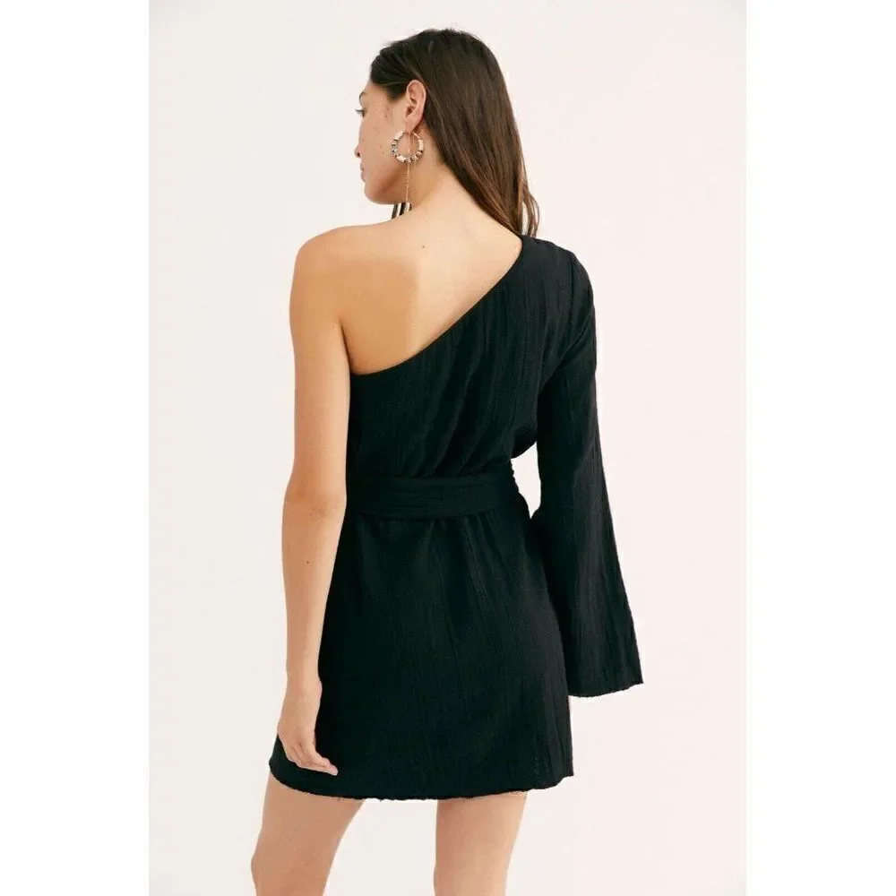 NEW FREE PEOPLE Sz M ONE SHOULDER BELTED EYEIN THIS MINI DRESS BLACK